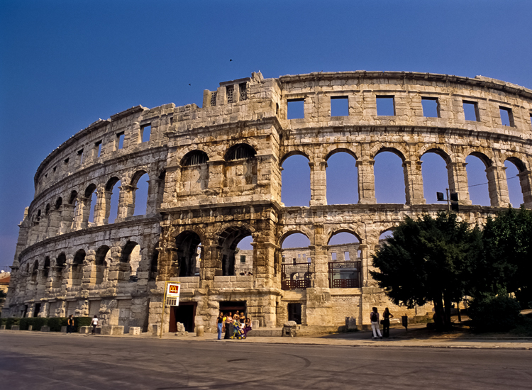 l’anfiteatro romano di Pola (2 a.C.-14 d.C.) (Tullio Valente)